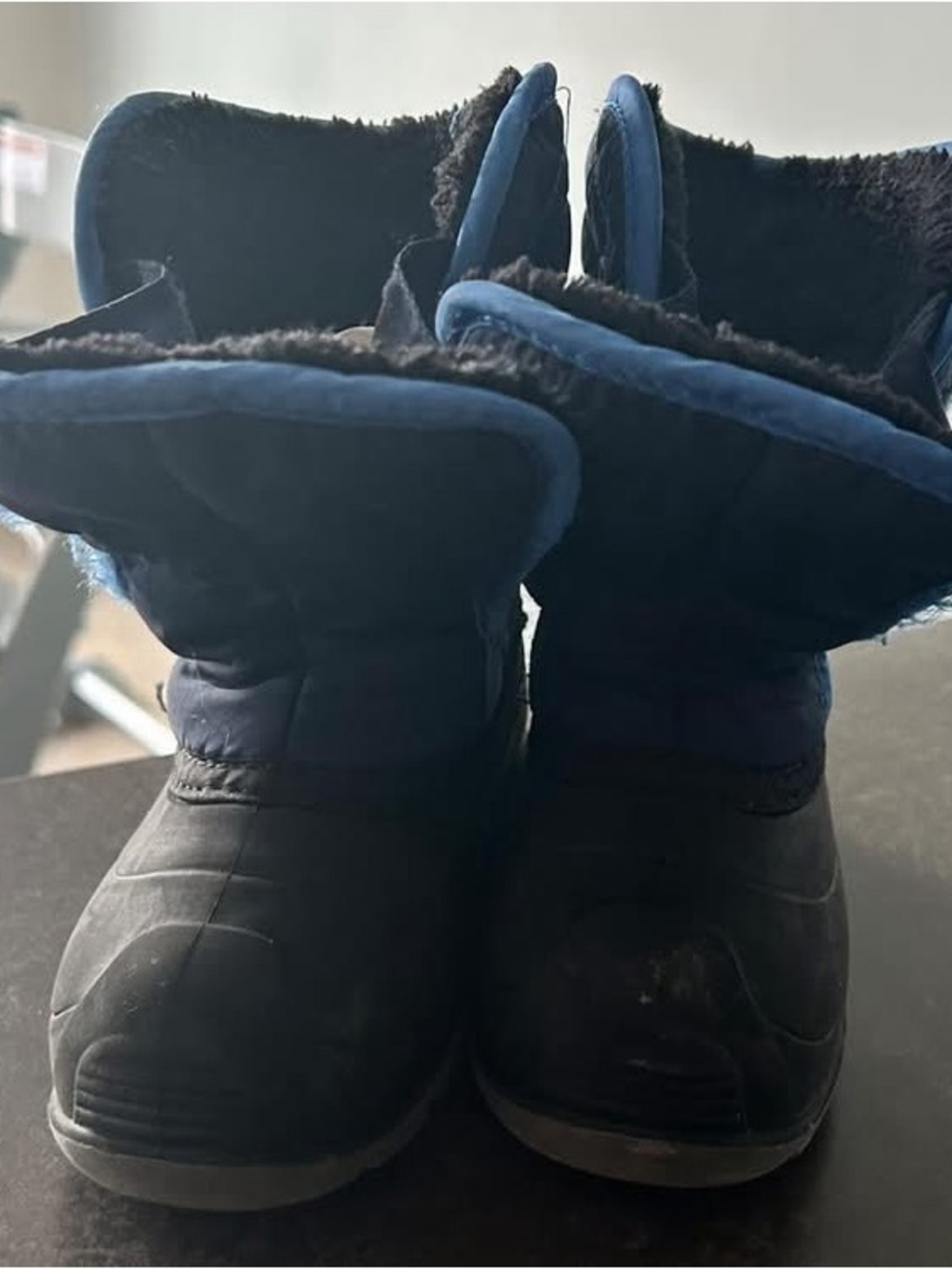 Kamik Snowbug Kids Winter Snow Boots in Black and Navy Blue, size 8T